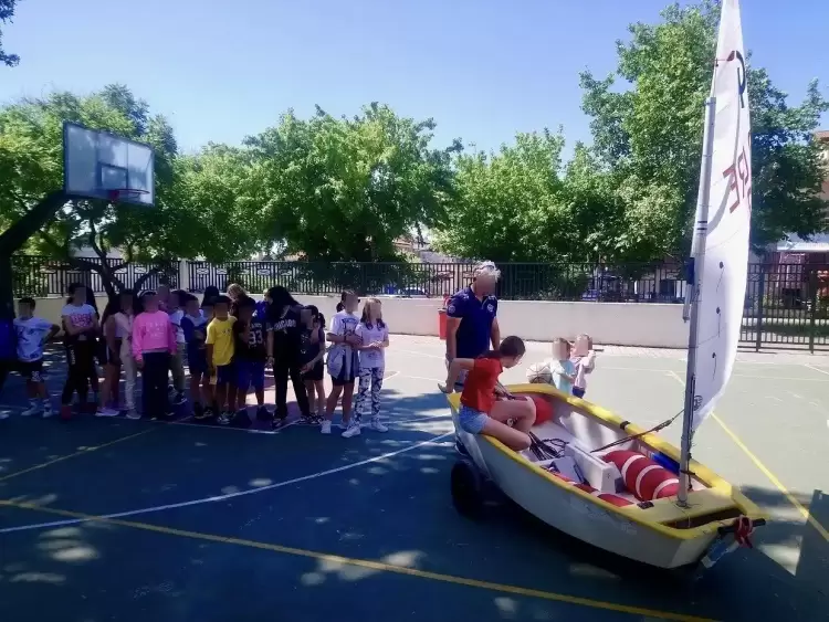 Ναυτικός Όμιλος Κατερίνης: Επίσκεψη του Ν.Ο.ΚΑΤ. τμήμα Ιστιοπλοΐας στο 17ο Δημοτικό Σχολείο Κατερίνης