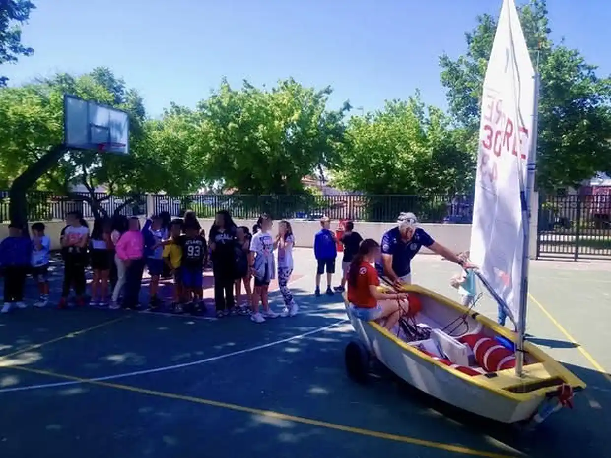 Ναυτικός Όμιλος Κατερίνης: Επίσκεψη του Ν.Ο.ΚΑΤ. τμήμα Ιστιοπλοΐας στο 17ο Δημοτικό Σχολείο Κατερίνης