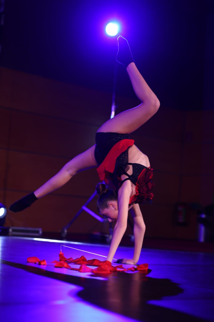 Νεαρή Κατερινιώτισσα λάμπει στη διεθνή σκηνή του χορού