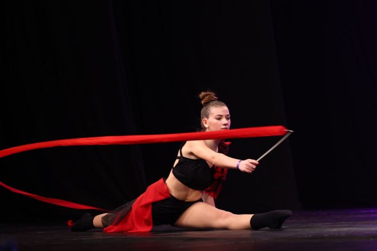 Νεαρή Κατερινιώτισσα λάμπει στη διεθνή σκηνή του χορού