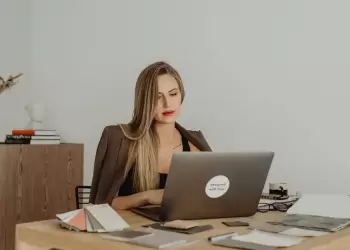 Οδηγός επιβίωσης για τις πόλεις το καλοκαίρι