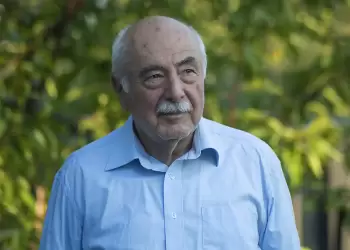 Οι εκατό μέρες που συγκλόνισαν τον Κόσμο