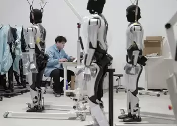 Οι νέοι βιομηχανικοί εργάτες θα είναι ανθρωποειδή ρομπότ