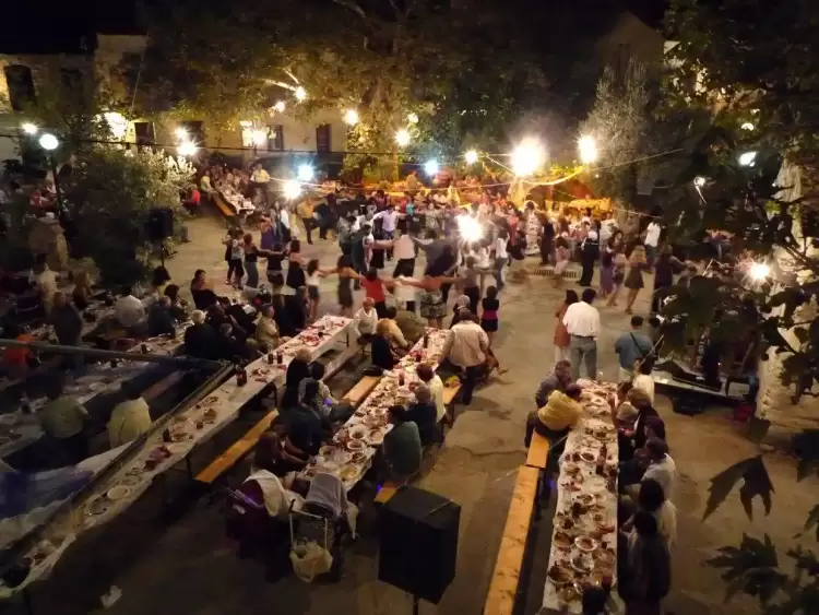 Οι ψησταριές μένουν στα πανηγύρια - Δεν ισχύει καμία απαγόρευση Οι ψησταριές μένουν στα πανηγύρια – Δεν ισχύει καμία απαγόρευση