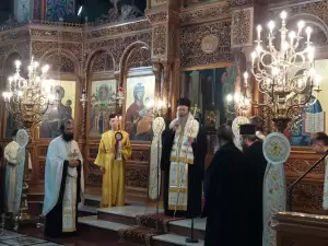 Παράκληση για τους υποψηφίους των πανελληνίων στον Ιερά Μητρόπολη Θείας Αναλήψεως Κατερίνης Παράκληση για τους υποψηφίους των πανελληνίων στον Ιερά Μητρόπολη Θείας Αναλήψεως Κατερίνης