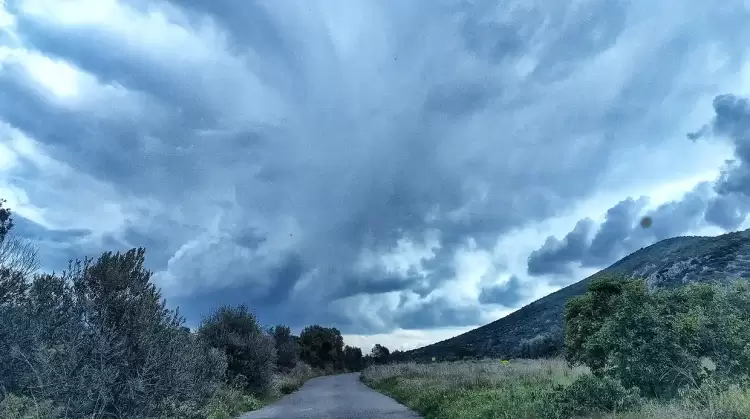 Πώς θα είναι ο καιρός σε Κατερίνη και Πιερία σήμερα Παρασκευή, 09 Μαΐου 2025: Λίγες νεφώσεις με τοπικές βροχές