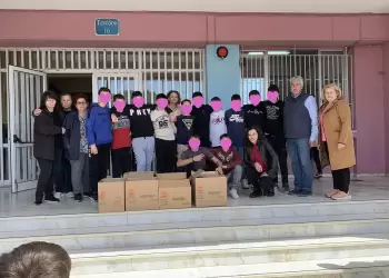 Προσφορά τροφίμων από τον Σύλλογο Καρκινοπαθών Πιερίας για άπορες οικογένειες Προσφορά τροφίμων από τον Σύλλογο Καρκινοπαθών Πιερίας για άπορες οικογένειες