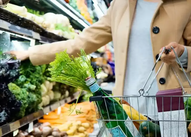 Στα ύψη καφές και κακάο - Υπό πίεση οι καταναλωτές όσο ο πληθωρισμός παραμένει Στα ύψη καφές και κακάο – Υπό πίεση οι καταναλωτές όσο ο πληθωρισμός παραμένει