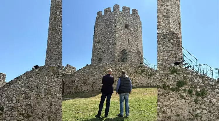 Στο Κάστρο του Πλαταμώνα ο Φώντας Μπαραλιάκος (vid) Στο Κάστρο του Πλαταμώνα ο Φώντας Μπαραλιάκος
