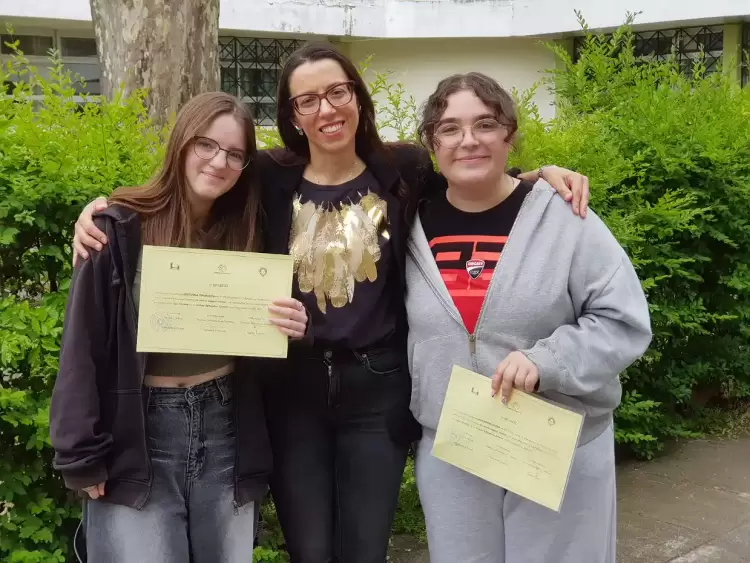 Συγχαρητήριο μήνυμα για διάκριση μαθητριών σε Διαγωνισμό Ποίησης Συγχαρητήριο μήνυμα για διάκριση μαθητριών σε Διαγωνισμό Ποίησης