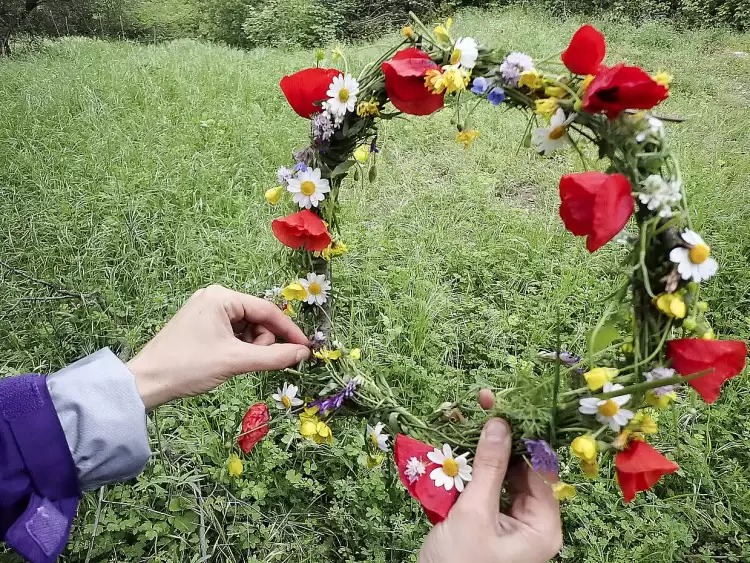 Τα έθιμα της Πρωτομαγιάς Τα έθιμα της Πρωτομαγιάς