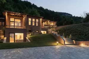 Τέσσερα βραβεία Tourism Awards 2025 για το «divine Forest» στο Λιτόχωρο Πιερίας