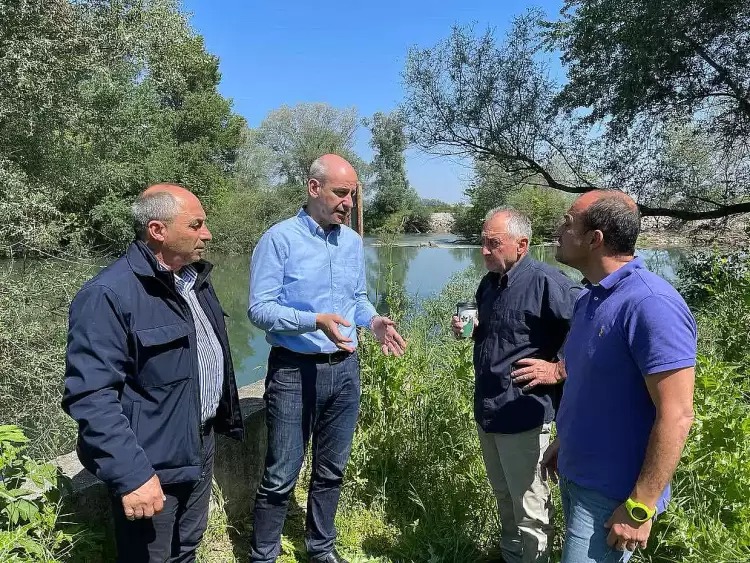 Ο Βουλευτής Πιερίας Φώντας Μπαραλιάκος στον νέο διπλό αγωγό άρδευσης στο «Καβάκι» Αιγινίου