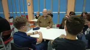 «Χτίζουμε Γέφυρες Ζωής και Γνώσης» στο 1ο Δημοτικό Σχολείο Κατερίνης «Χτίζουμε Γέφυρες Ζωής και Γνώσης» στο 1ο Δημοτικό Σχολείο Κατερίνης