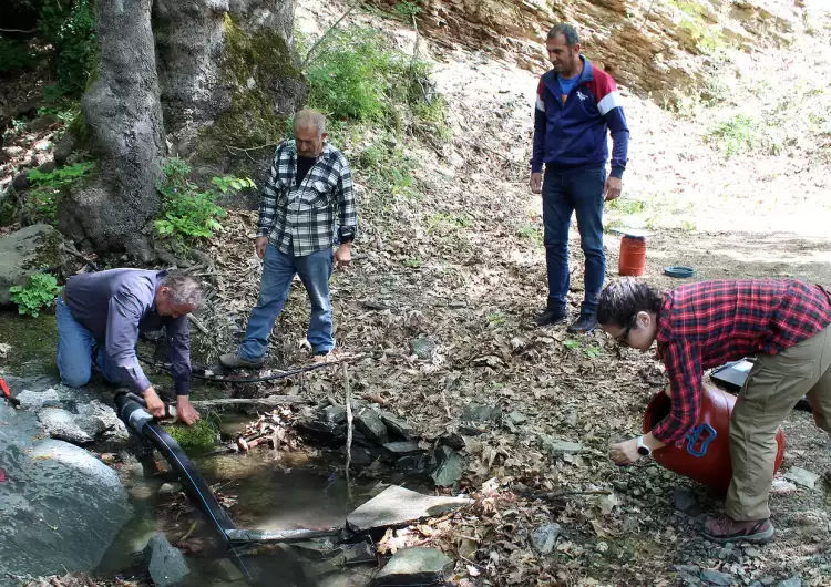 Υδρογεωλογική μελέτη της ΔΕΥΑΚ στα Πιέρια: Ογκομετρήσεις και καταγραφή φυσικών πηγών (εικόνες) Υδρογεωλογική μελέτη της ΔΕΥΑΚ στα Πιέρια: Ογκομετρήσεις και καταγραφή φυσικών πηγών