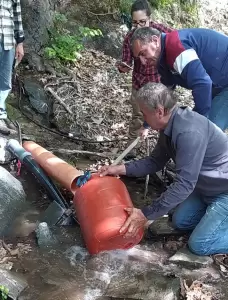 Υδρογεωλογική μελέτη της ΔΕΥΑΚ στα Πιέρια: Ογκομετρήσεις και καταγραφή φυσικών πηγών (εικόνες) Υδρογεωλογική μελέτη της ΔΕΥΑΚ στα Πιέρια: Ογκομετρήσεις και καταγραφή φυσικών πηγών