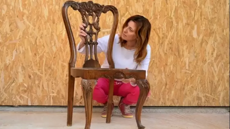 Διασώστρια επίπλων – Η γυναίκα που δίνει νέα ζωή στα παλιά έπιπλα