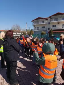 Η Δημοτική Αστυνομία οδηγός κυκλοφοριακής αγωγής & οδικής ασφάλειας για 2.500 μαθητές & μαθήτριες