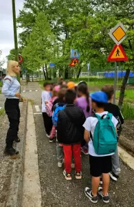 Η Δημοτική Αστυνομία οδηγός κυκλοφοριακής αγωγής & οδικής ασφάλειας για 2.500 μαθητές & μαθήτριες