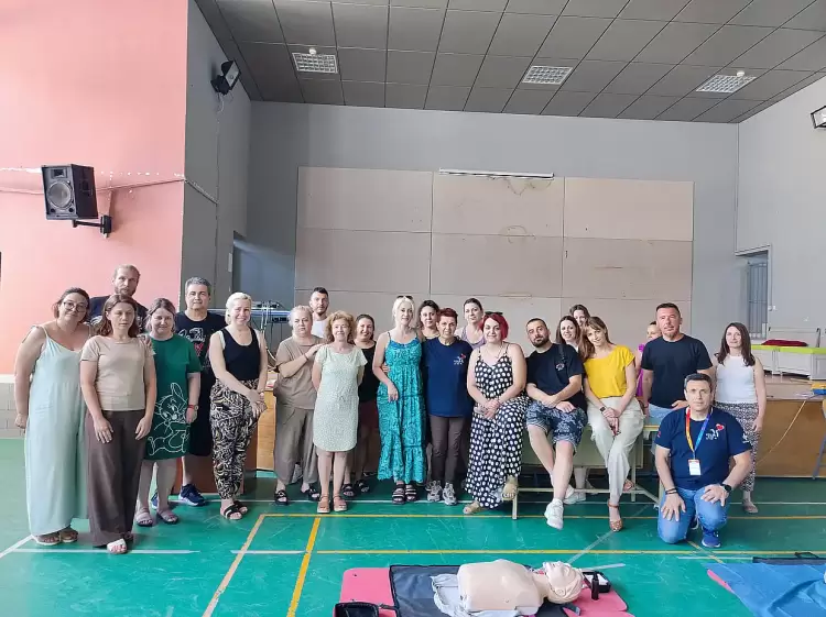 Εκπαίδευση ζωής στο ΕΕΕΕΚ Κατερίνης από τους εθελοντές του Kids Save Lives Εκπαίδευση ζωής στο ΕΕΕΕΚ Κατερίνης από τους εθελοντές του Kids Save Lives