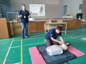 Εκπαίδευση ζωής στο ΕΕΕΕΚ Κατερίνης από τους εθελοντές του Kids Save Lives Εκπαίδευση ζωής στο ΕΕΕΕΚ Κατερίνης από τους εθελοντές του Kids Save Lives