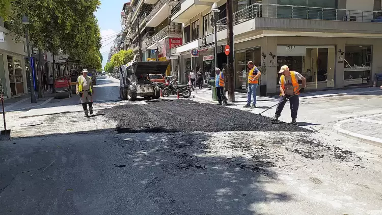 Εκτεταμένο πρόγραμμα ασφαλτοστρώσεων από τη ΔΕΥΑ Κατερίνης σε όλη την πόλη
