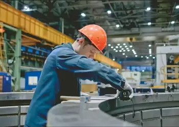 Ελληνική οικονομία: Ζητείται νέο παραγωγικό μοντέλο – Να μη στηρίζεται η ανταγωνιστικότητα σε χαμηλούς μισθούς Ελληνική οικονομία: Ζητείται νέο παραγωγικό μοντέλο – Να μη στηρίζεται η ανταγωνιστικότητα σε χαμηλούς μισθούς