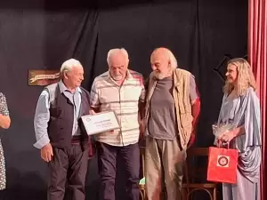 Ένωση Ποντίων Πιερίας: Μια παράσταση – δώρο γέλιου και πολιτισμού στο Ωραιόκαστρο Θεσσαλονίκης