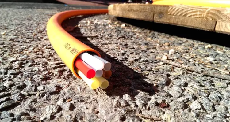 Κυκλοφοριακές ρυθμίσεις στην Π.Ε.Ο. Κατερίνης – Θεσσαλονίκης, για εργασίες εγκατάστασης οπτικών ινών Κυκλοφοριακές ρυθμίσεις στην Π.Ε.Ο. Κατερίνης – Θεσσαλονίκης, για εργασίες εγκατάστασης οπτικών ινών