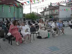 Μια αξέχαστη χορευτική γιορτή στο 19ο Δημοτικό Σχολείο Κατερίνης Μια αξέχαστη χορευτική γιορτή στο 19ο Δημοτικό Σχολείο Κατερίνης