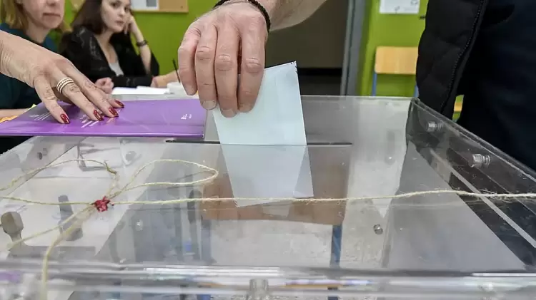 Νέα δημοσκόπηση της Interview: Πρώτη η ΝΔ με 31,3%, το ΠΑΣΟΚ μετά με 14,5%, εκτός βουλής ο ΣΥΡΙΖΑ