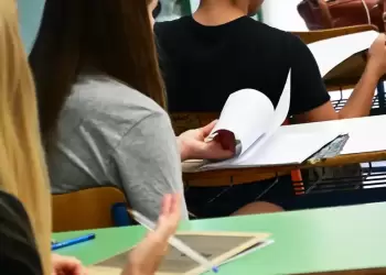 Πανελλήνιες 2025: Τα θέματα σε Ιστορία, Φυσική και Οικονομία για τους υποψηφίους των ΓΕΛ