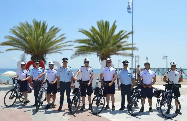 Παραλία Κατερίνης: Ξεκίνησε η αστυνόμευση με ποδήλατα στην παραλιακή ζώνη για το καλοκαίρι 2025