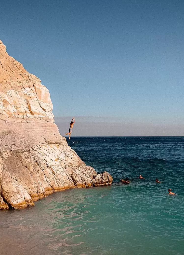 Παράταση της έκθεσης “joyful Moments” έως την Κυριακή 29 Ιουνίου