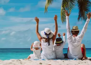 Πώς θα κάνουν διακοπές φέτος οι Έλληνες