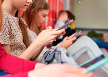 Πόσο στοιχίζει ένα κινητό