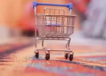 Σύμφωνα με τη Eurostat στην Ελλάδα «καίνε» οι τιμές σε τηλεπικοινωνίες και τρόφιμα