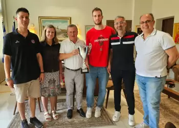 Συνάντηση του Δημάρχου Κατερίνης Ι. Ντούμου με τους πρωταθλητές Α’ ΕΚΑΣΚΕΜ «Πάνθηρες» Συνάντηση του Δημάρχου Κατερίνης Ι. Ντούμου με τους πρωταθλητές Α’ ΕΚΑΣΚΕΜ «Πάνθηρες»