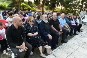 Θεατρική παράσταση για ιερό σκοπό στη Μεγάλη Γέφυρα Πιερίας Θεατρική παράσταση για ιερό σκοπό στη Μεγάλη Γέφυρα Πιερίας