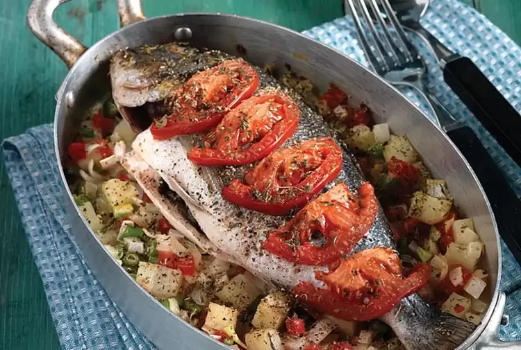 Τι θα φάμε σήμερα - Τσιπούρα πλακί στο φούρνο Τι θα φάμε σήμερα – Τσιπούρα πλακί στο φούρνο