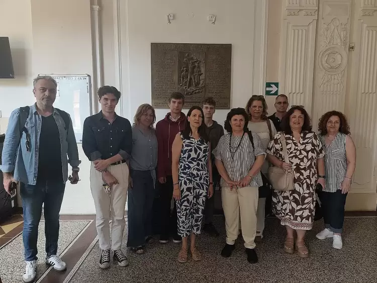 Το 2ο ΕΠΑΛ Κατερίνης στη Πράγα, στο πλαίσιο ευρωπαϊκού προγράμματος ERASMUS+ KA1 με τίτλο: “ Enhancing Teaching through Digital Skills ” Το 2ο ΕΠΑΛ Κατερίνης στη Πράγα, στο πλαίσιο ευρωπαϊκού προγράμματος Erasmus+ Ka1 με τίτλο: “ Enhancing Teaching Through Digital Skills ”