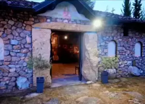 Το ανθισμένο μονοπάτι στον Ενιπέα