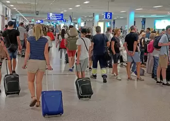 ΤτΕ: Διψήφια αύξηση στις τουριστικές εισπράξεις το α’ τετράμηνο – Ανοδος 5,8% στις αφίξεις