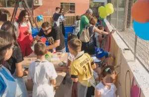 Χρώματα & χαμόγελα «ζωγράφισαν» τον τοίχο της πρώτης συμπεριληπτικής παιδικής χαράς του Δήμου Κατερίνης