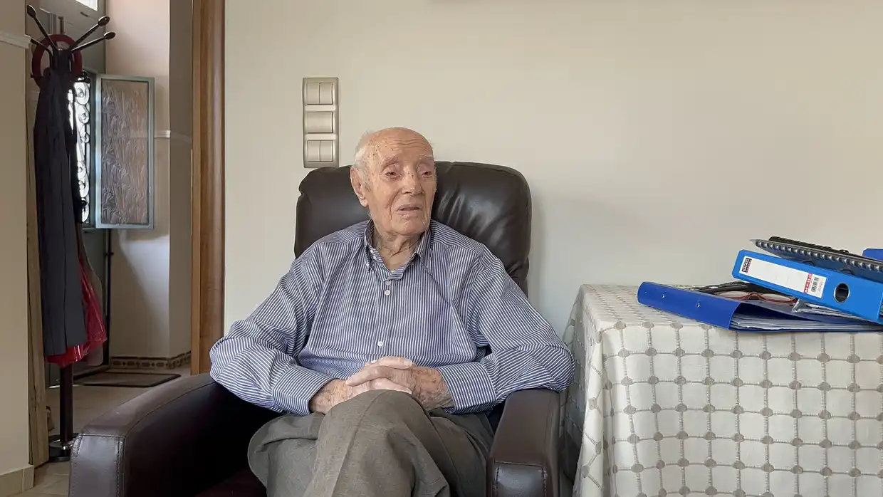 100 χρόνια ζωής: Χρήστος Σταθακόπουλος, ένας αιώνας αναμνήσεων (βίντεο) 100 χρόνια ζωής: Χρήστος Σταθακόπουλος ένας αιώνας αναμνήσεων