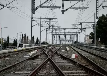Καπνοί σε τρένο Θεσσαλονίκη - Αιγίνιο: Συναγερμός πριν τη Σίνδο, καθυστέρηση και ανακοίνωση Hellenic Train