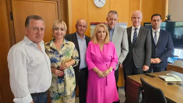 Πιερία: Αναστολή όλων των εργασιών στην ΠΑΘΕ έως 30-09-2025 Αναστολή όλων των εργασιών στην ΠΑΘΕ έως 30 09 2025 – Στην Αθήνα με τον Υφ. Υποδομών και μεταφορών φορείς του N. Πιερίας