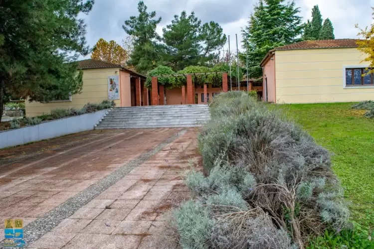 Απαραίτητη διευκρίνιση σε δημοσίευμα με τίτλο: “Κέντρο Μεσογειακών Ψηφιδωτών Δίου. Σε εξέλιξη τα φετινά μαθήματα ψηφιδωτού” Απαραίτητη διευκρίνιση σε δημοσίευμα με τίτλο: “Κέντρο Μεσογειακών Ψηφιδωτών Δίου. Σε εξέλιξη τα φετινά μαθήματα ψηφιδωτού”