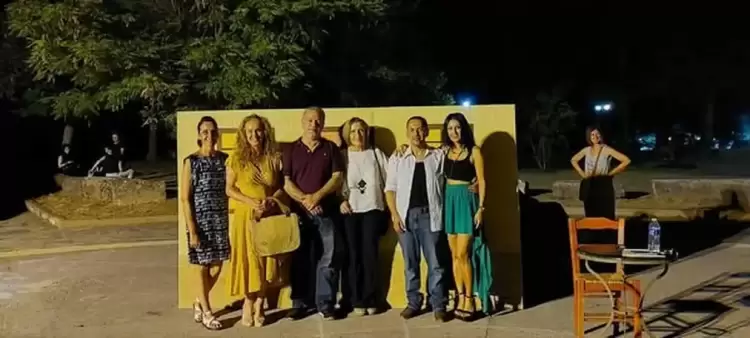 Δεν ξέρω άνθρωπο κι άνθρωπος δε με ξέρει…