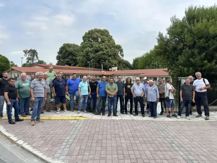 Διαμαρτυρία αγροτών και κτηνοτρόφων στον ΟΠΕΚΕΠΕ Κατερίνης